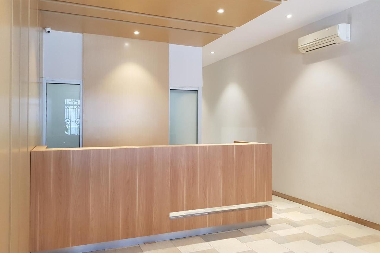 Oyo 90015 Platinum Guest House Medan Kültér fotó