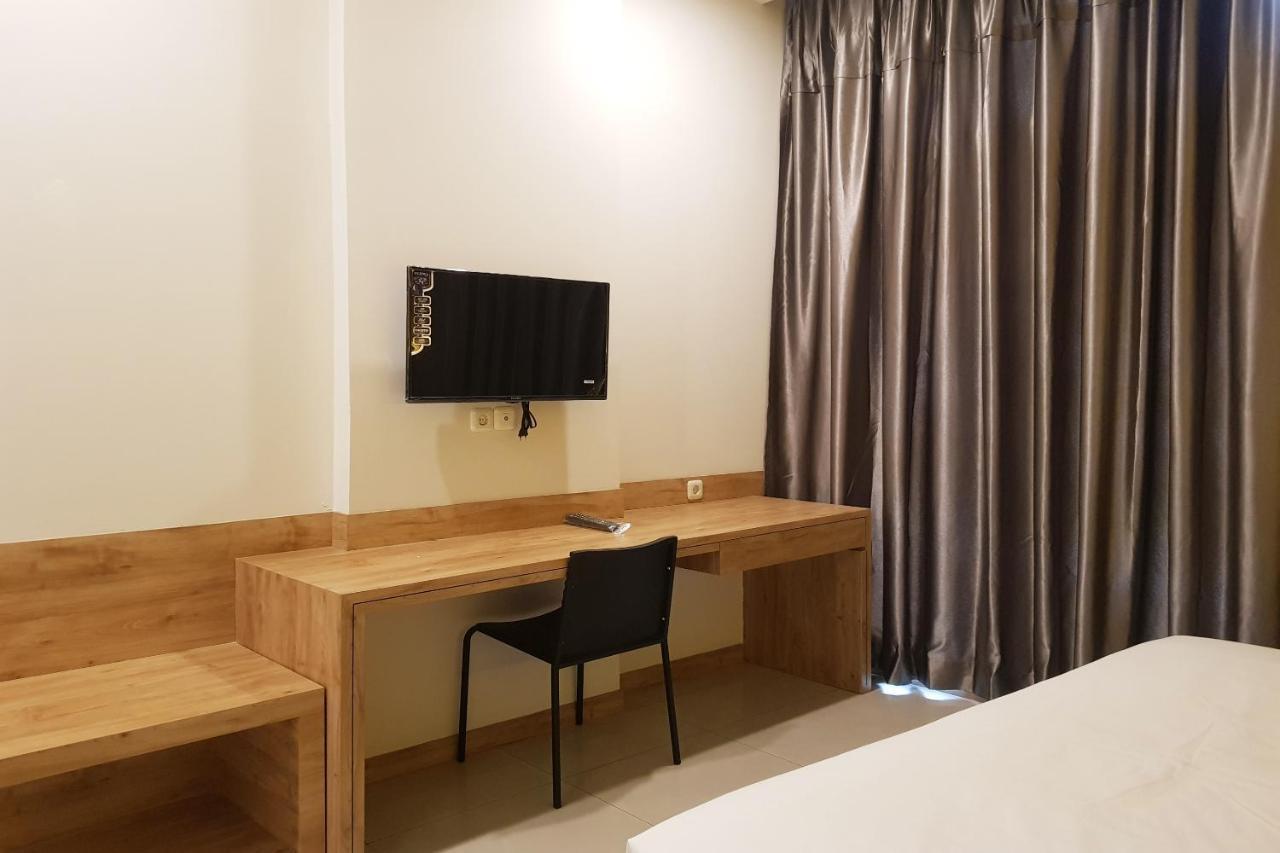 Oyo 90015 Platinum Guest House Medan Kültér fotó