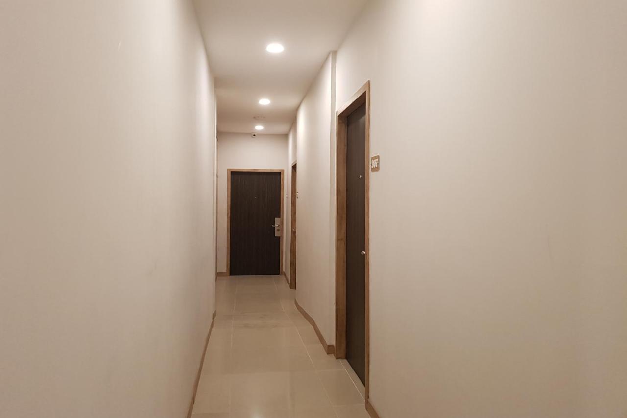 Oyo 90015 Platinum Guest House Medan Kültér fotó