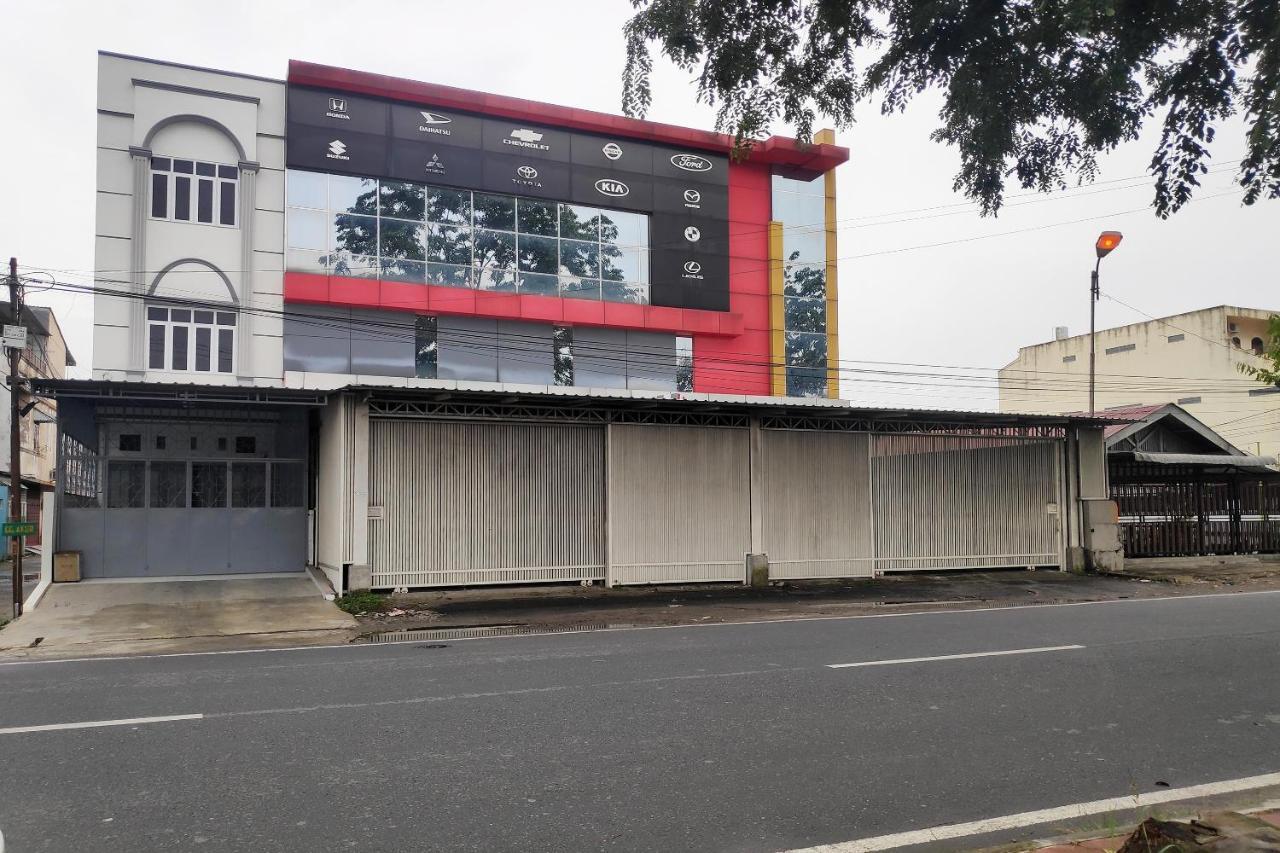 Oyo 90015 Platinum Guest House Medan Kültér fotó