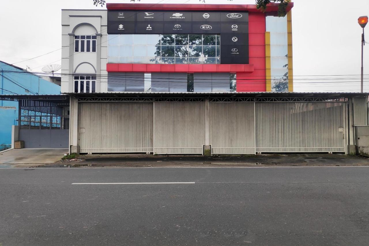 Oyo 90015 Platinum Guest House Medan Kültér fotó