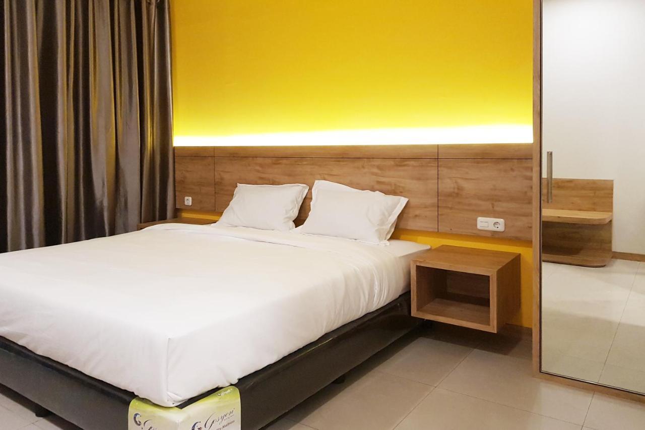 Oyo 90015 Platinum Guest House Medan Kültér fotó